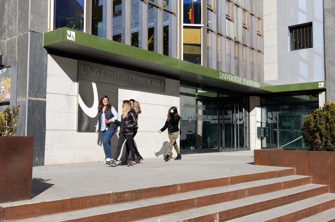 Universitat d'Andorra màster salut