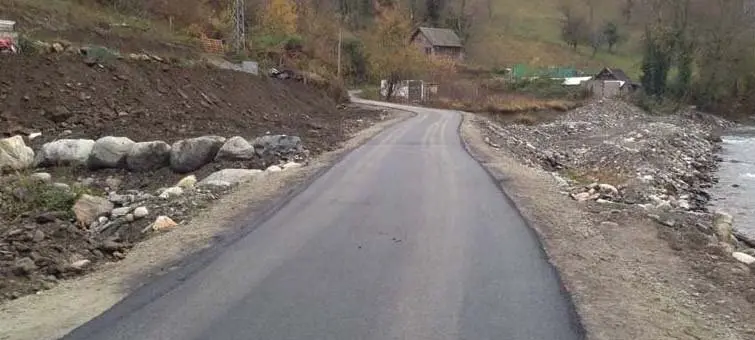 Cam&iacute; de Camun a Boss&ograve;st