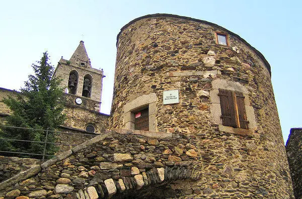 Ll&iacute;via 