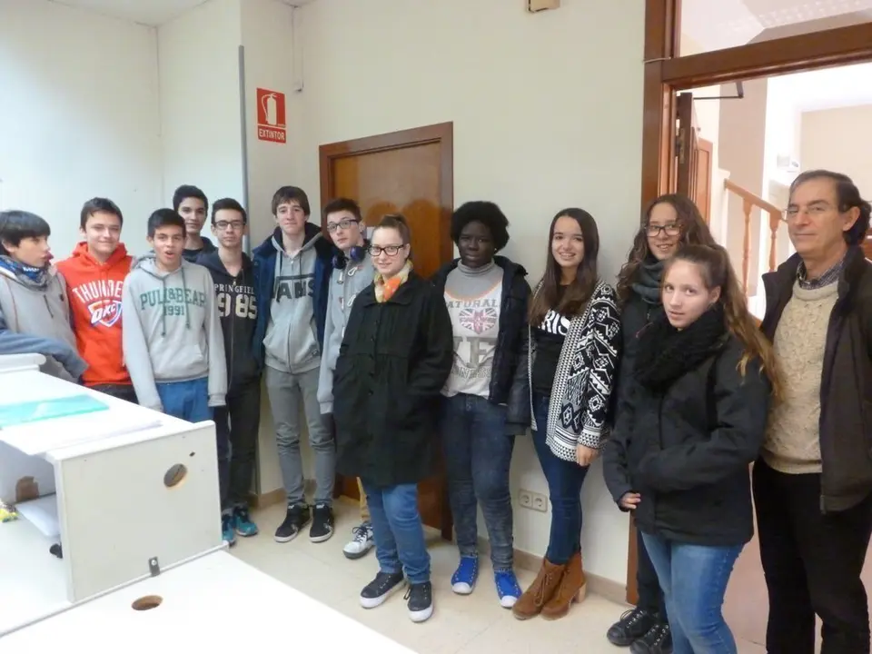 Visita dels alumnes de 3er d'ESO de Tremp al banc dels aliments 