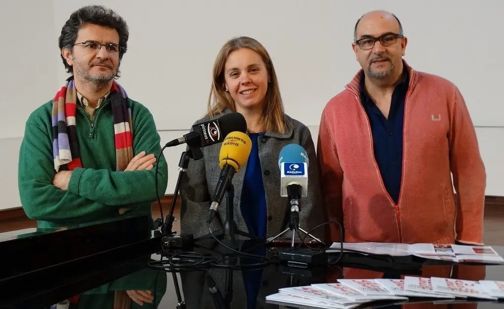 Presentaci&oacute; Agenda Cultural gener-abril 2017 023