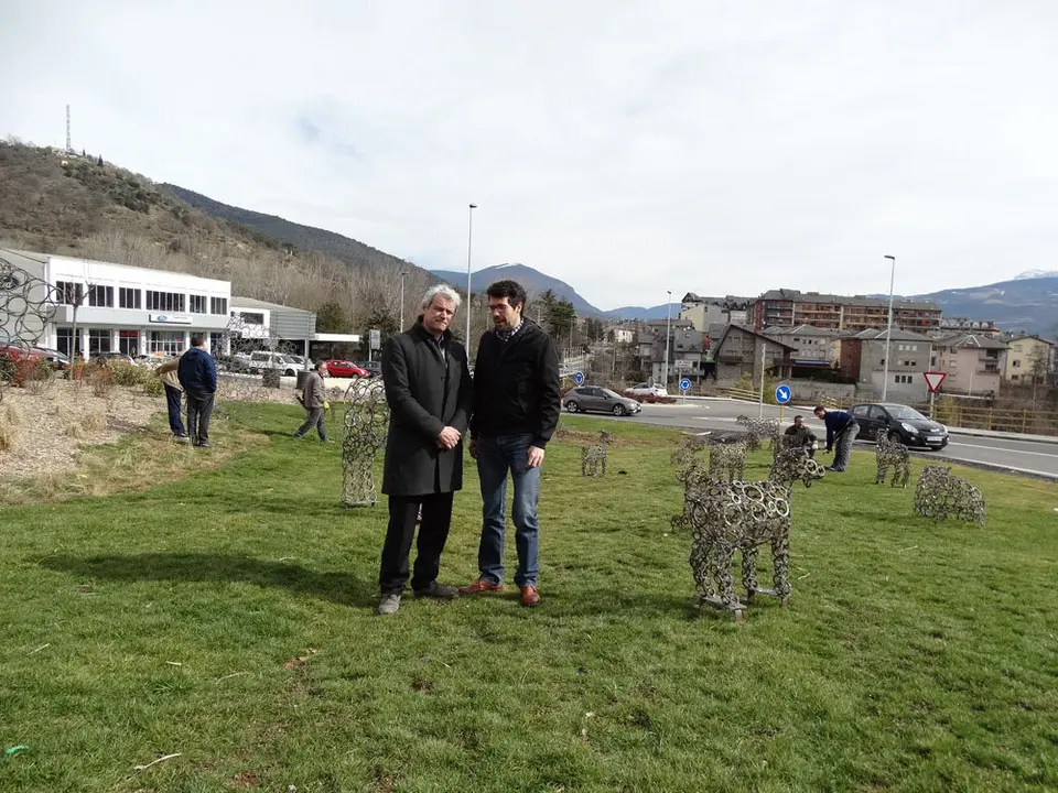 Col&middot;locació 23 figures de cortel relacionades amb el formatge 005