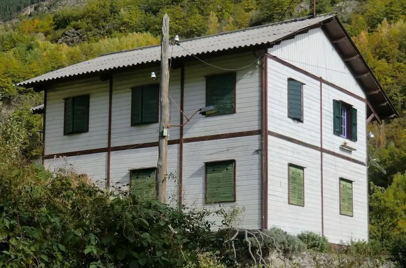 Un dels habitatges que Endesa ha cedit a l'Ajuntament de la Torre de Capdella. (horitzontal)