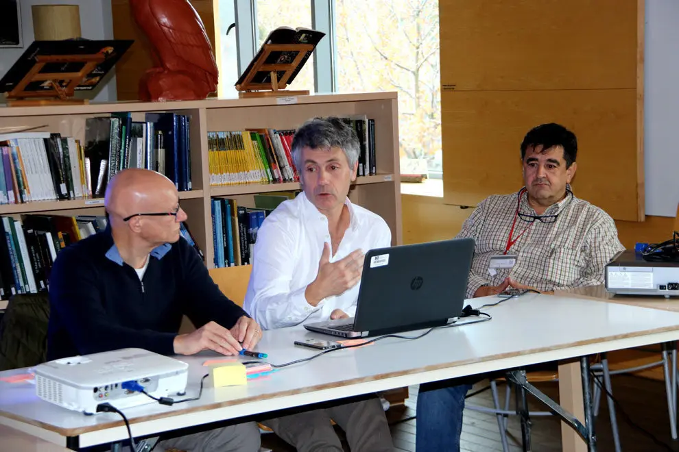 Tres socis del projecte Interreg Poctefa ADNPYR reunits el 21 de novembre del 2018 a Les Planes de Son, al Pallars Sobir&radic;&dagger;. (horitzontal)