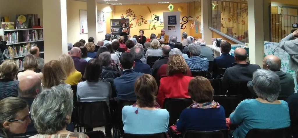 Biblioteca Pública Maria barbal