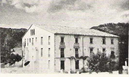 Oliana, edifici (01)