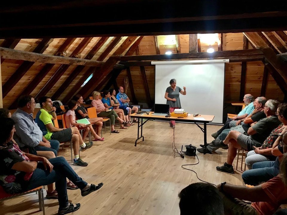 Un instant de l'assemblea constituent de la Plataforma Salvem Salau, celebrada a Isil el 17 d'agost del 2019. (Horitzontal)