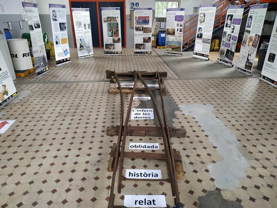 Pla general de l'exposic&radic;&ge; que acomiada Conxita Grang&radic;&copy; a la Vall Fosca, l'agost de 2019. (Horitzontal)