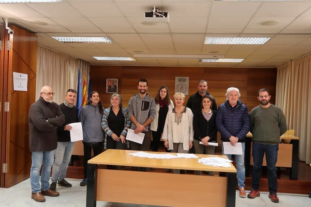 Pla general dels representats de les entitats que han signat convenis de col&middot;laboraci&oacute; amb el Geoparc Or&iacute;gens el 3 de desembre del 2019. (horitzontal)