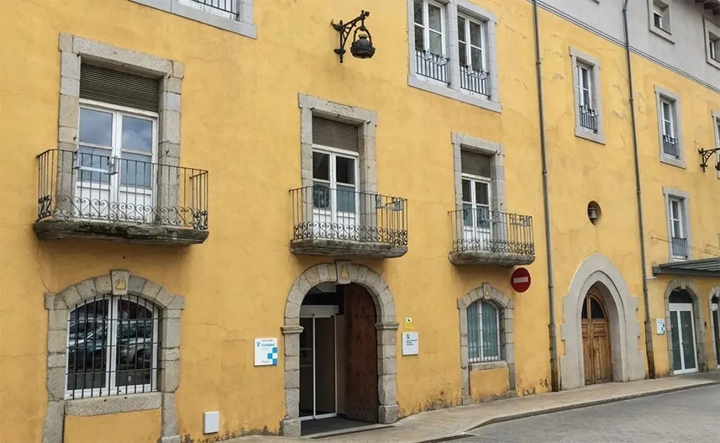 Edifici de l'antic hospital de Puigcerdà 2