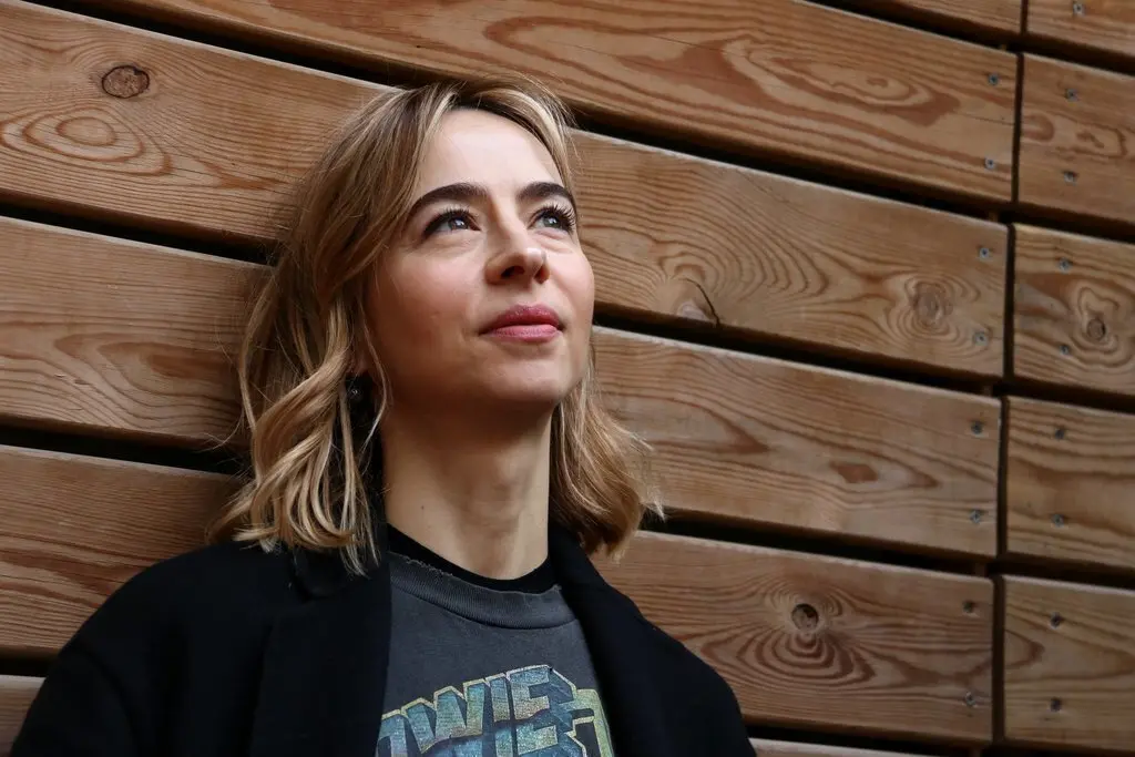 Primer pla de l'autora del llibre 'Consci&egrave;ncia', Teresa Colom, a la llibreria Laie de Barcelona, el 27 de novembre del 2019 (horitzontal)
