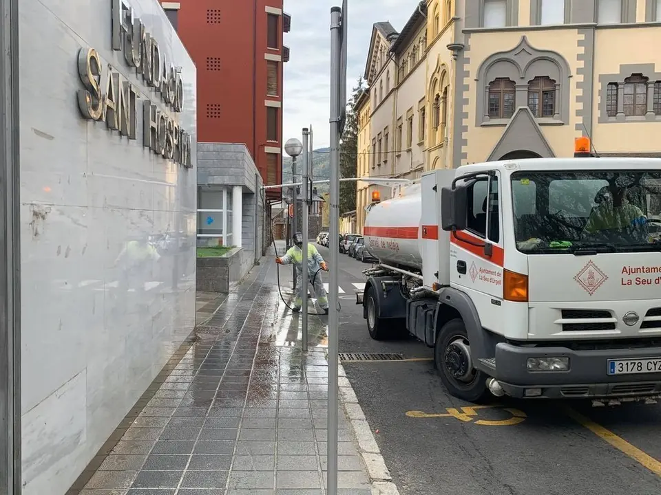 Desinfecci&oacute; a l'Hospital de la Seu