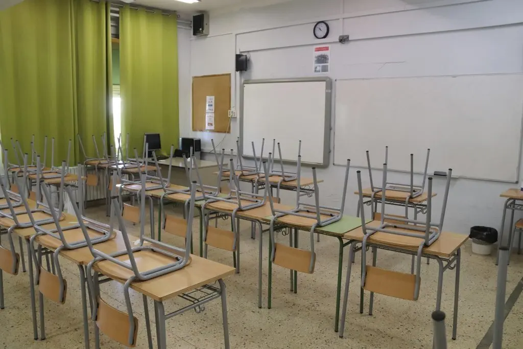 Pla general d'una aula de l'Institut Mart&iacute; i Franqu&egrave;s de Tarragona. Imatge del 29 de maig del 2020 (Horitzontal).