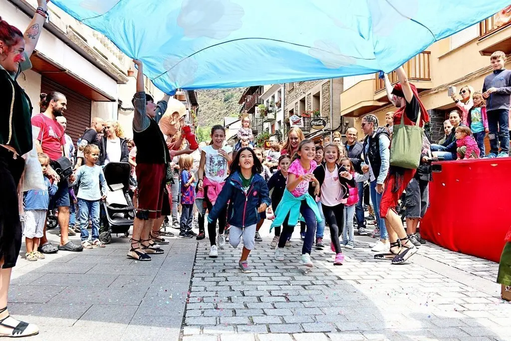 Passacarrers de diumenge a l'Esbaiola't. Imatge del 28 de juliol de 2019. (Horitzontal)