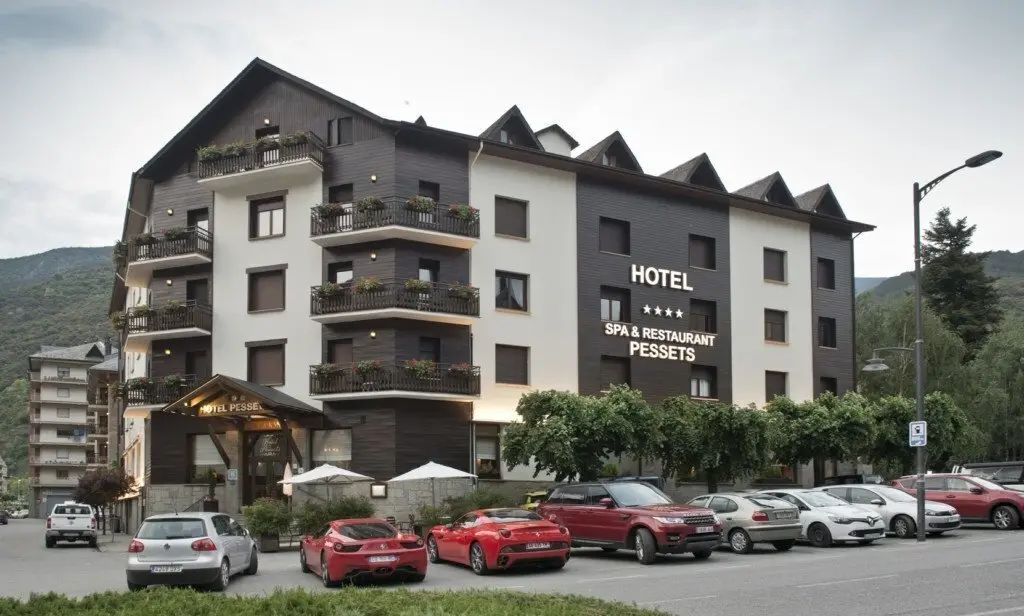 Hotel-Pessets-Restaurant-i-spa-13-1024x616