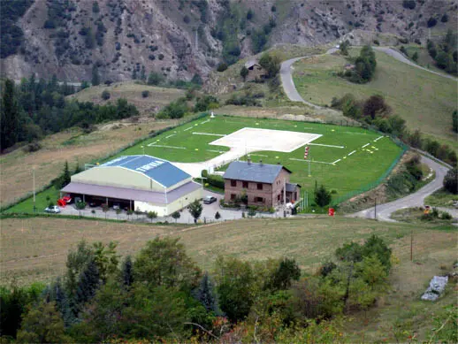 Pla general de l'heliport de T&iacute;rvia, al Pallars Sobir&agrave;. (horitzontal)