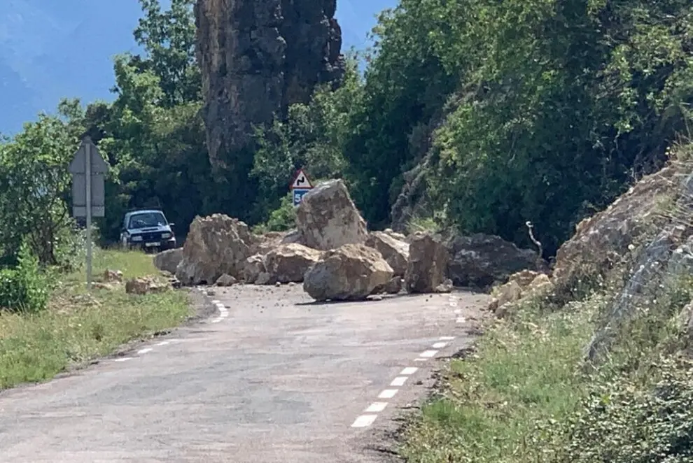 Esllavissada carretera de Castell de Mur