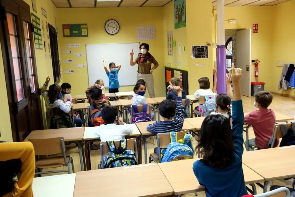 Pla general d'una aula de l'escola de Salard&uacute; que ha sumat aquest curs 4 nens nous. Imatge del 14 de setembre del 2020. (horitzontal)