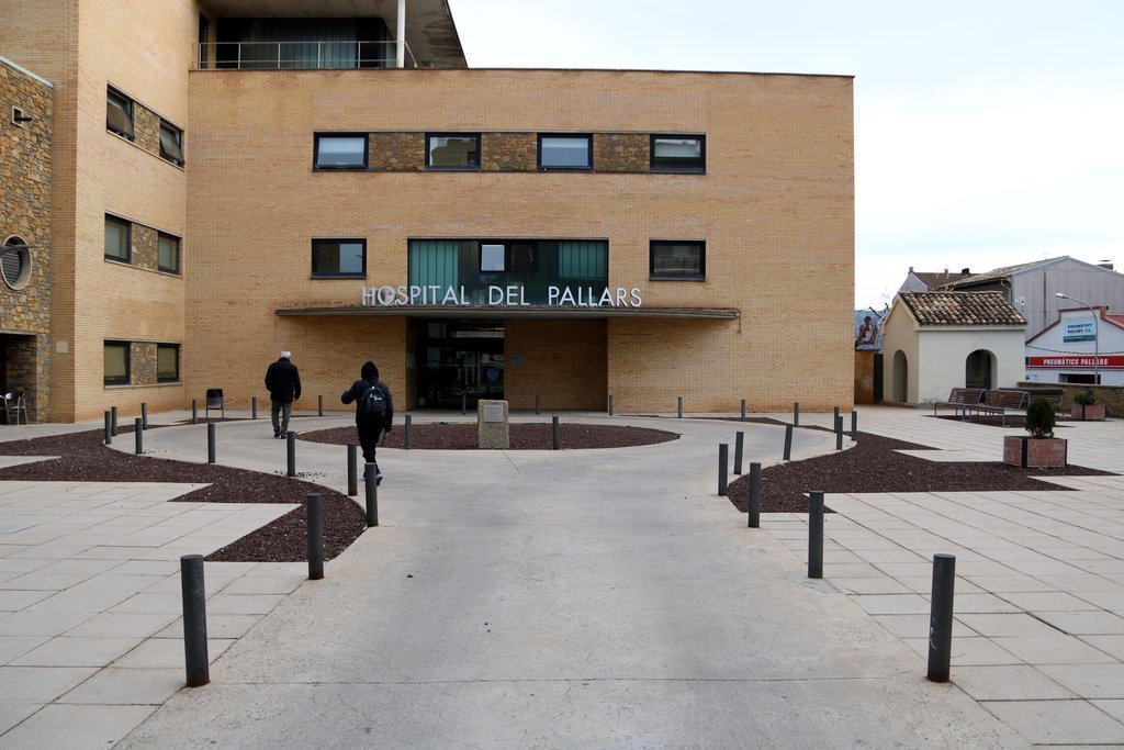 Pla general de l'entrada de l'Hospital Comarcal del Pallars. Imatge del 3 de desembre del 2020. (horitzontal)