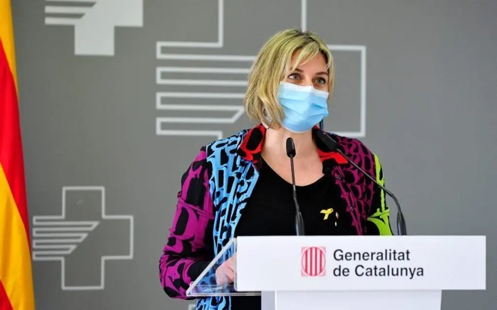 Pla mitj&agrave; de la consellera de Salut, Alba Verg&eacute;s, durant la presentaci&oacute; de l'ampliaci&oacute; de l'Hospital Verge de la Cinta de Tortosa. Imatge de l'11 de desembre del 2020 (horitzontal)