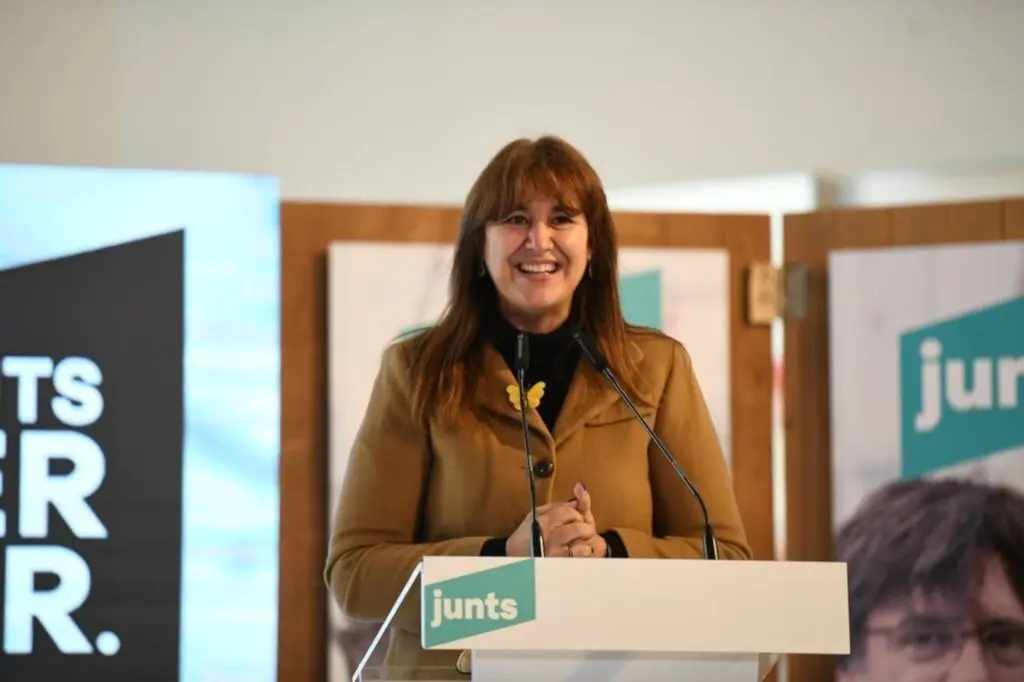 La candidata de JxCat, Laura Borr&agrave;s, al m&iacute;ting de La Seu d'Urgell el 31 de gener de 2021 (Horitzontal)