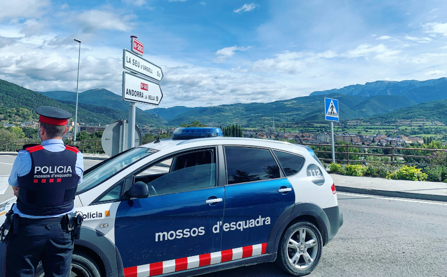 Mossos control ctra Andorra