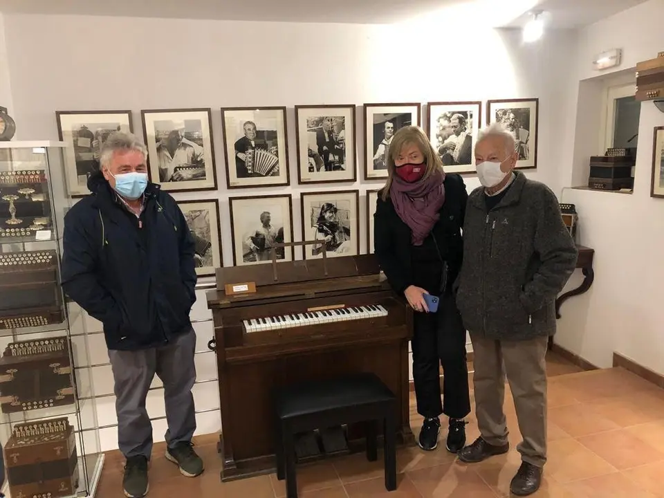 Consellera cultura Museu de l'acordi&oacute; d'Ars&egrave;guel