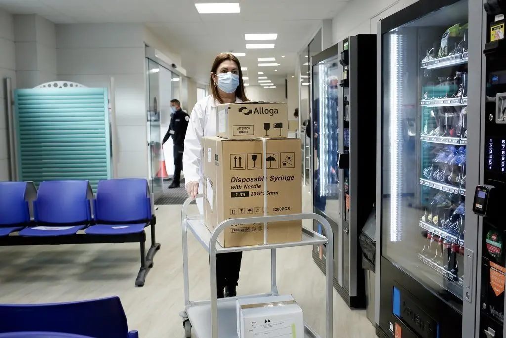 Arribada de 3.000 dosis de vacunes contra la COVID-19.Foto:SFGA/CEsteve