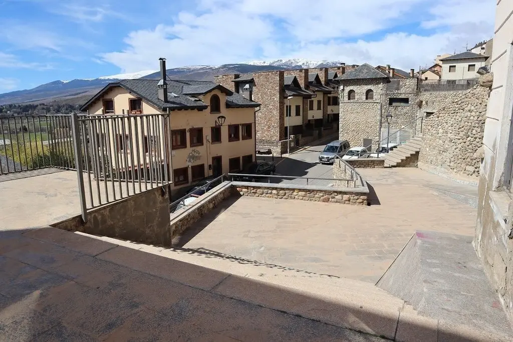 Placeta Josep Pla de Puigcerd&agrave;