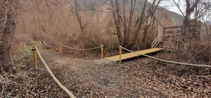 Pla de detall d'un dels accessos de la Mollera d'Escalarre que s'han reparat. Imatge del 24 de mar&ccedil; del 2021. (horitzontal)