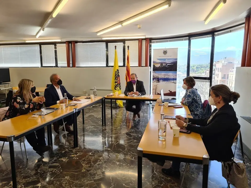 Pla general de la reuni&oacute; de les presid&egrave;ncies dels consells comarcals de l'Alt Pirineu i la s&iacute;ndica d'Aran el 7 d'abril del 2021. (horitzontal)