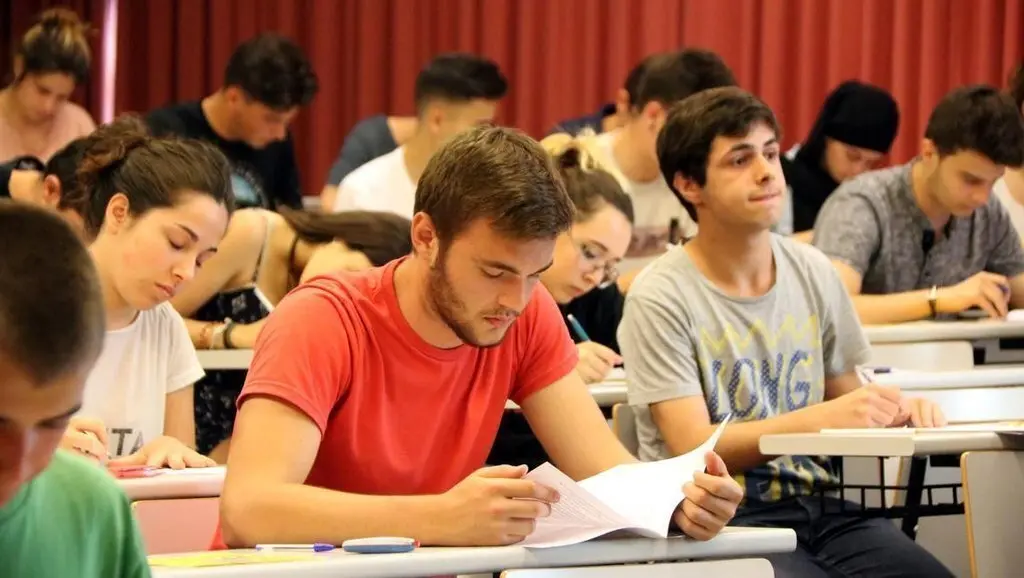 Estudiants universitaris ACN 2