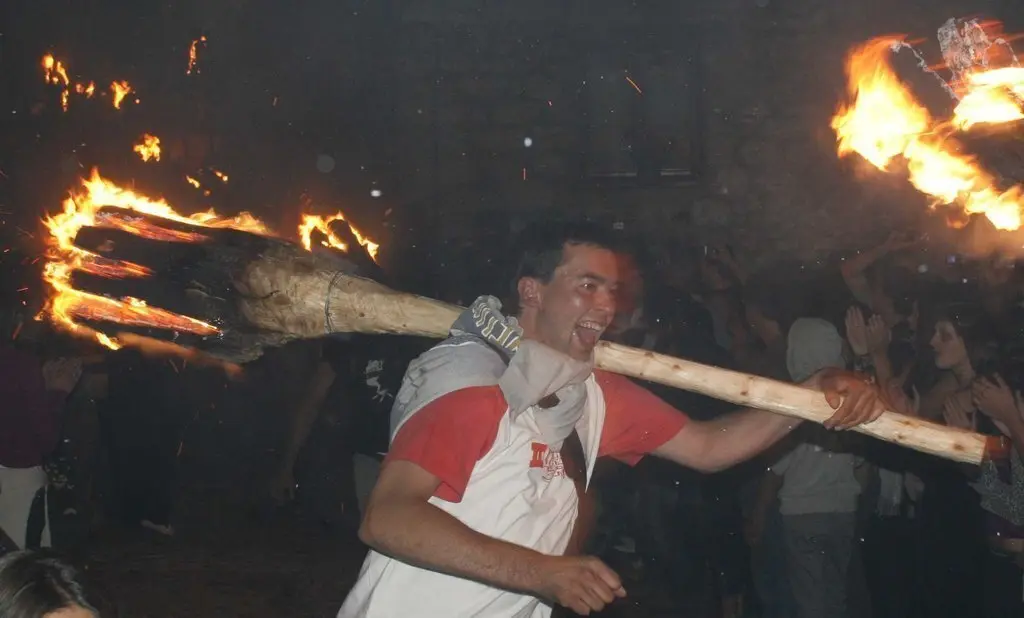 baixada_de_falles_a_lalta_ribagorca._la_festa_del_foc (1)