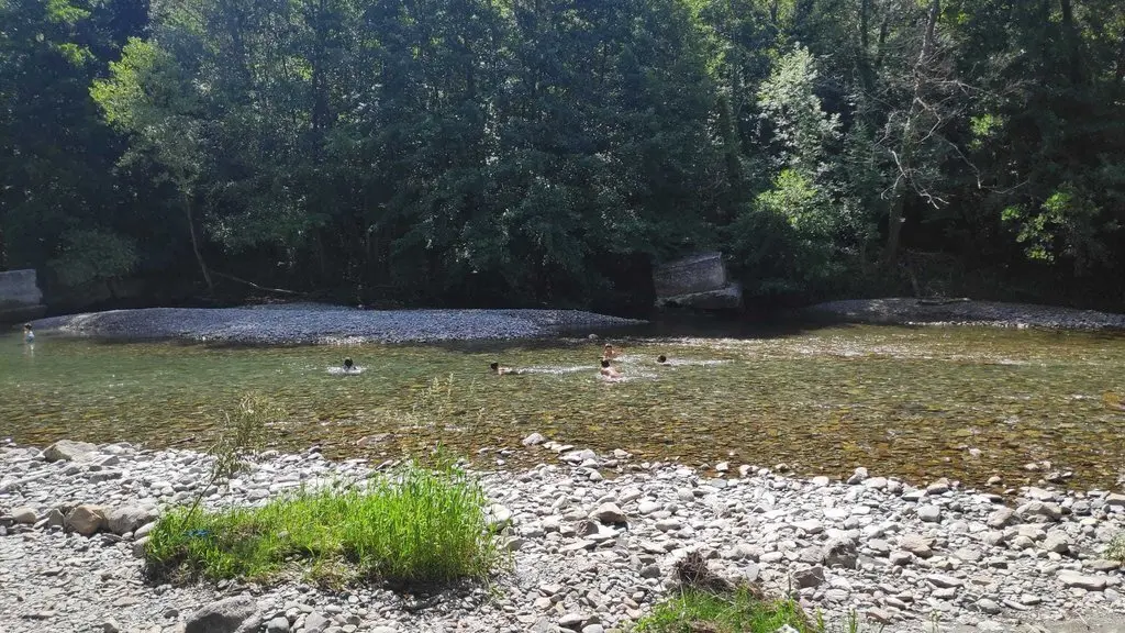 Banys d'estiu a la Pobla de Segur