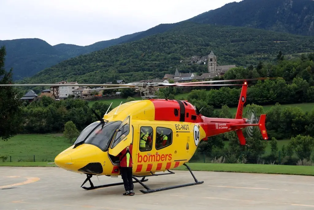 Pla general de l'helic&ograve;pter amb base a T&iacute;rvia, al Pallars Sobir&agrave;, el 23 de setembre del 2021. (Horitzontal)