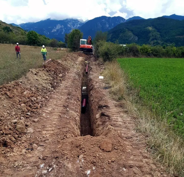 Una rasa per soterrar el cablejat el&egrave;ctric d'unes obres d'Endesa a la Cerdanya /ACN