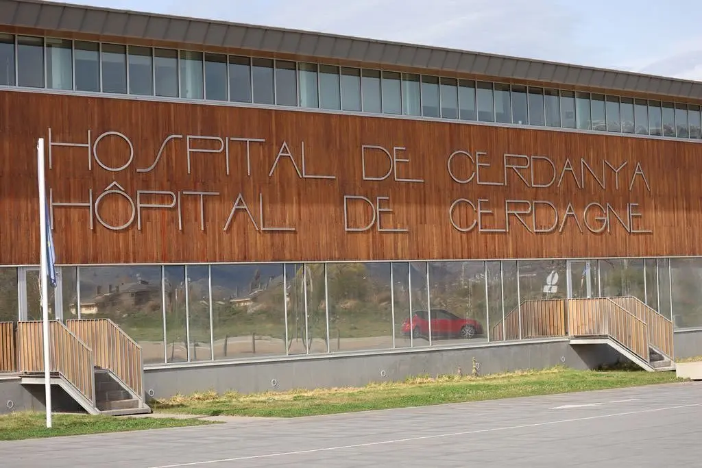 Hospital de Cerdanya fa&ccedil;ana principal