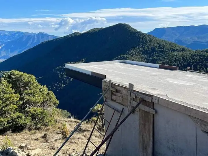 Construcci&oacute; del mirador del Coll de B&oacute;ixols