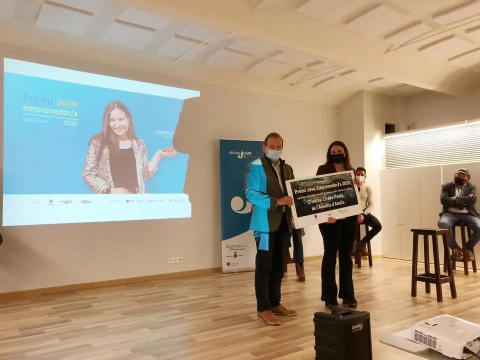 1.-premi jove emprenedor-guanyadora