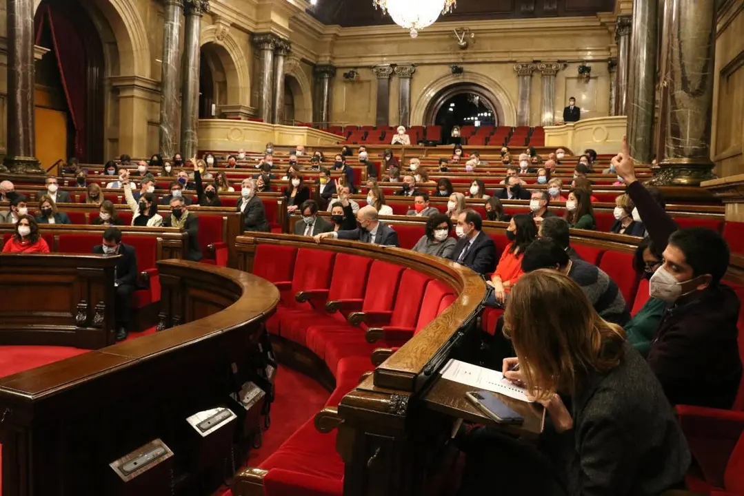 El ple del Parlament durant la votaci&oacute; de la moci&oacute; sobre els Jocs Ol&iacute;mpics d'Hivern