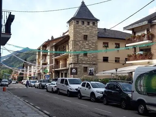 Esterri d'&Agrave;neu obres carrer Major 2