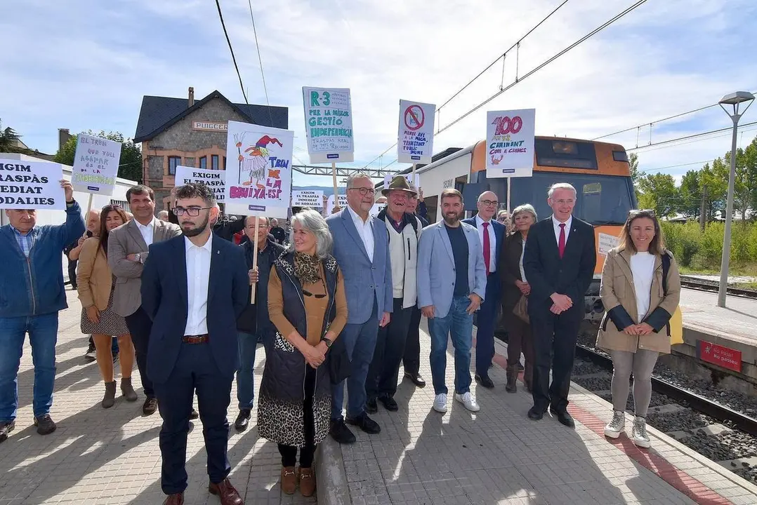 Centenari tren Puigcerd&agrave; acte institucional protesta