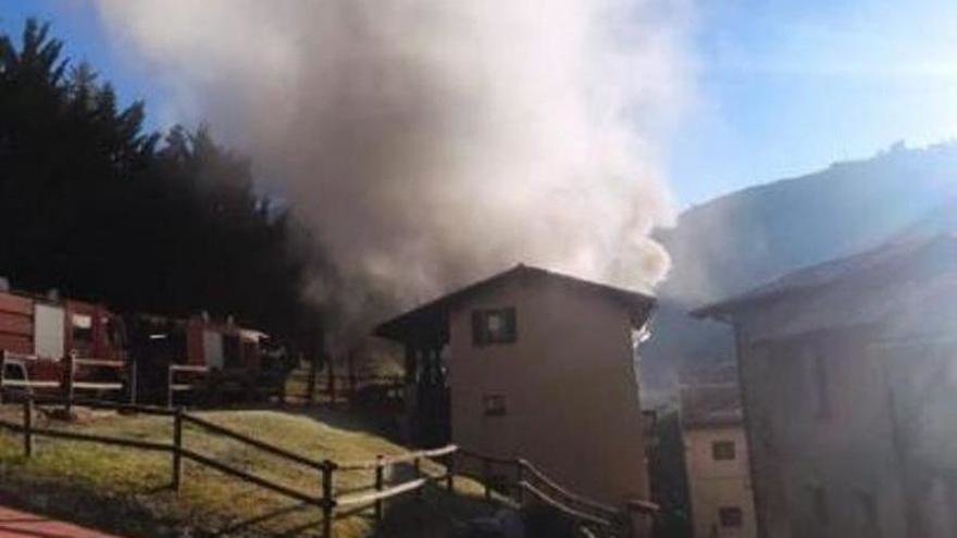 Incendi casa a Montellà