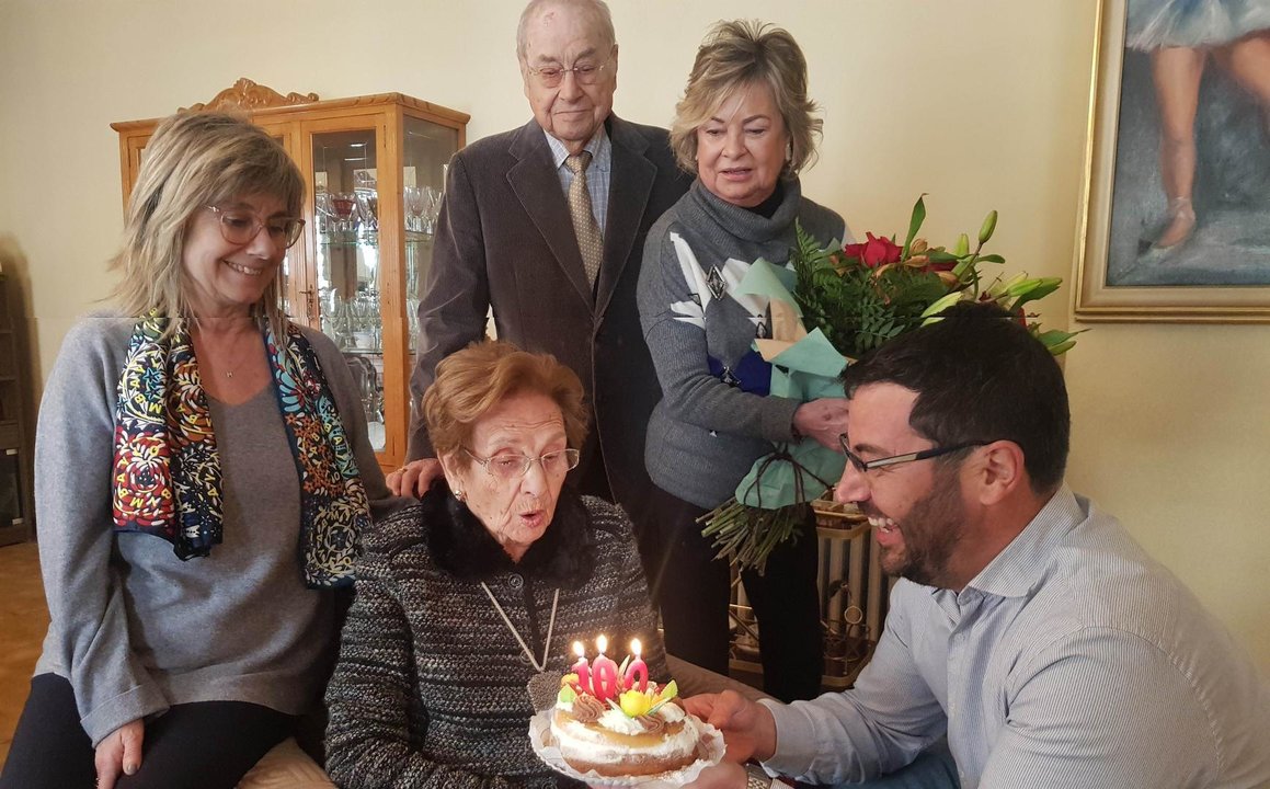 Maria Miralles centenària