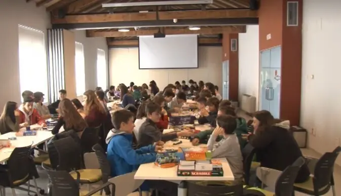 CONCURS DICAT PLURILING&Uuml;E