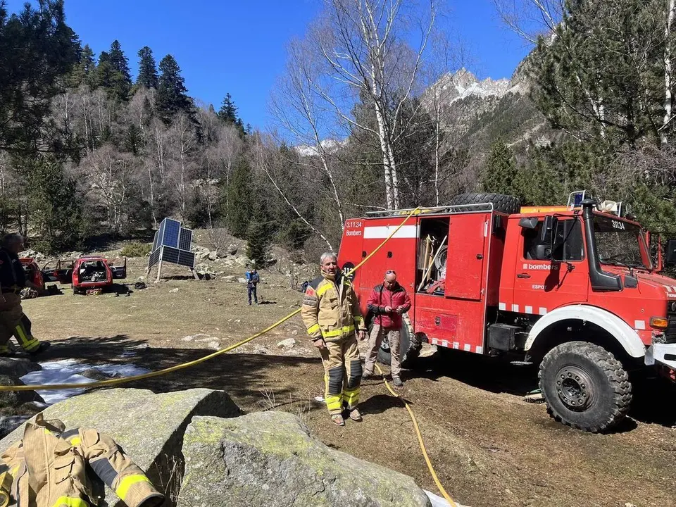 Incendi de xemeneia al refugi Enest Mallafr&eacute;