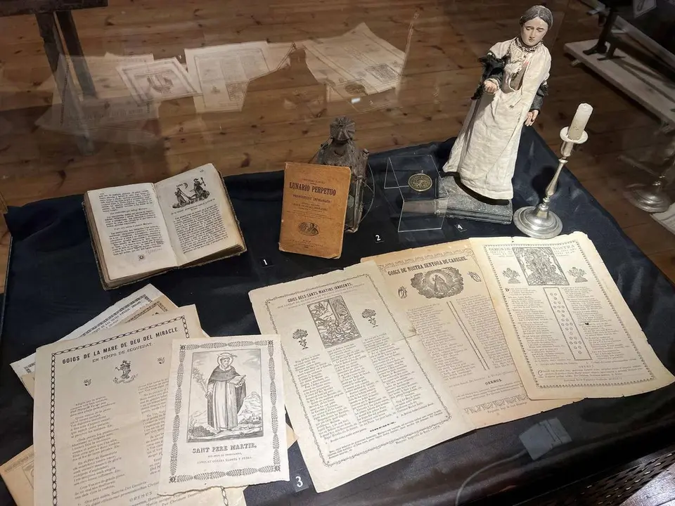 Expo Abans mir&agrave;vem la lluna 1
