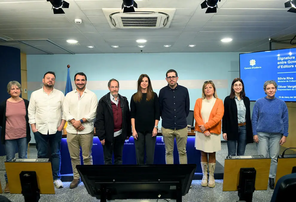 Associaci&oacute; Editors d'Andorra amb ministra Riva