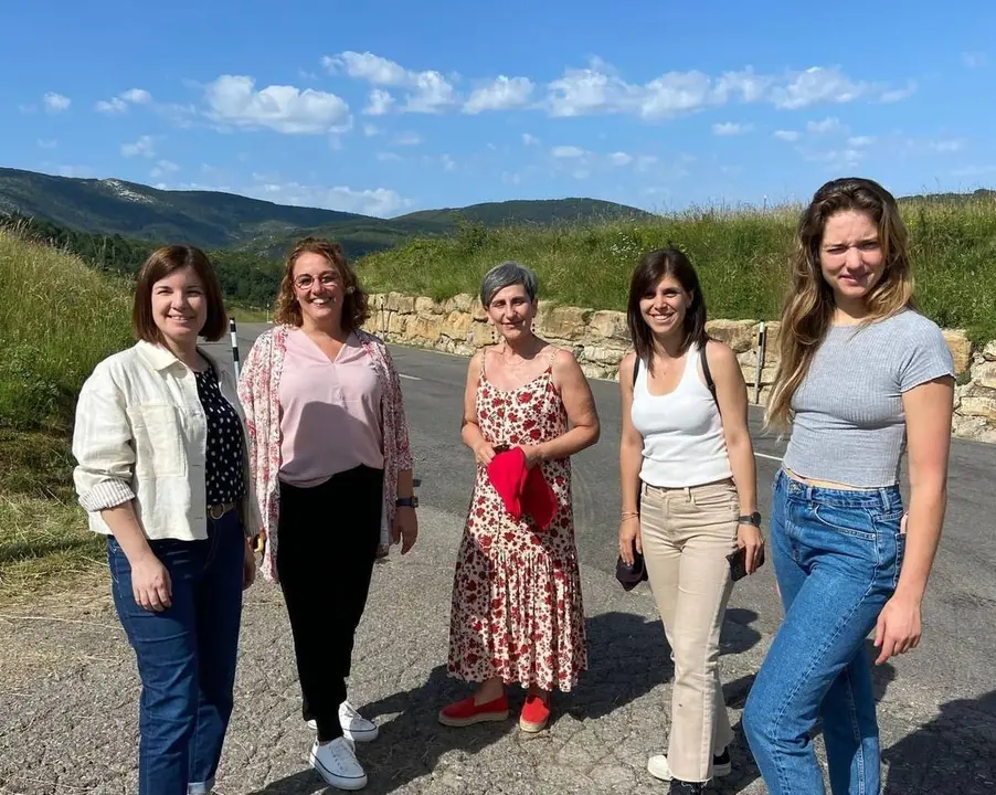Les candidates d'ERC Lleida i Pirineu avui al Port de Perves, N260
