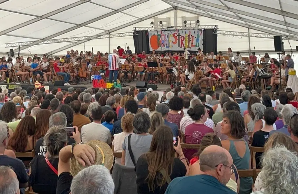 Col&ograve;nies folk 2023 2